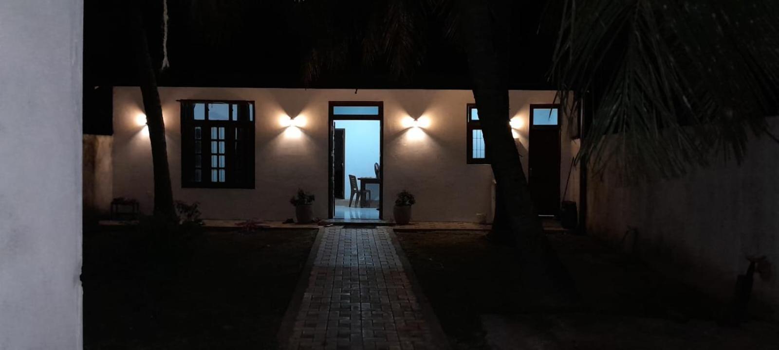 The Max Villa Негомбо Екстериор снимка